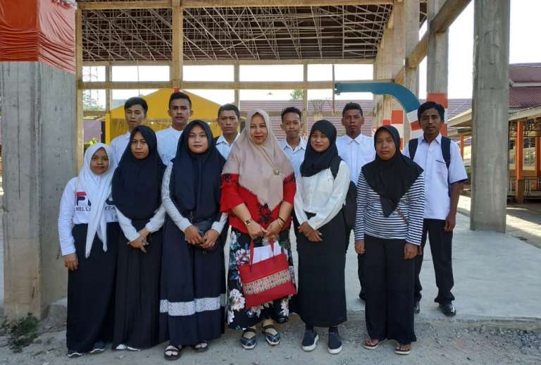 Presentase usia sekolah yang mengikuti Pendidikan Kesetaraan di PKBM Hutuo Lestari